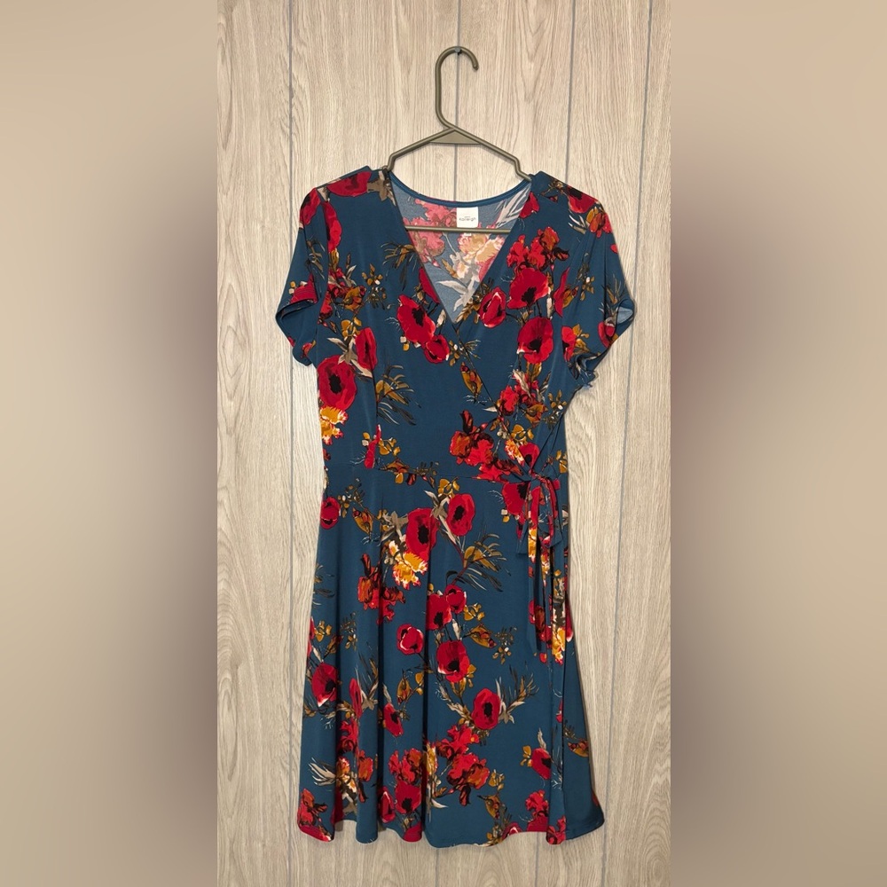 Kaileigh Floral Midi Dress in Red and Blue